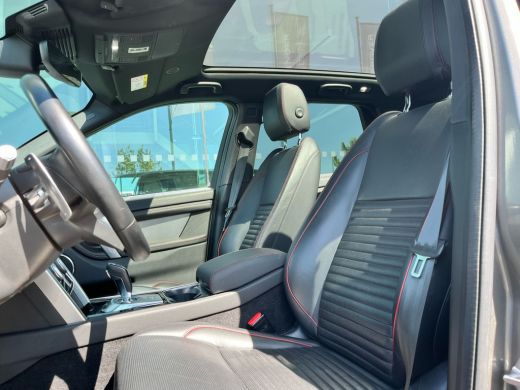 Land Rover Discovery Sport P300e R-Dynamic SE | Pano | Black Pack | Meridian | Adaptive Cruise Control | 20 Inch | Keyless ActivLease financial lease