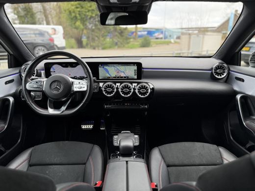 Mercedes A-Klasse 180 Aut. AMG Sport Sol. | Camera | Sfeer | Apple Carplay | ActivLease financial lease