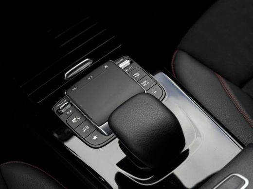 Mercedes A-Klasse 180 Aut. AMG Sport Sol. | Camera | Sfeer | Apple Carplay | ActivLease financial lease