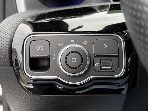Mercedes A-Klasse 180 Aut. AMG Sport Sol. | Camera | Sfeer | Apple Carplay | ActivLease financial lease
