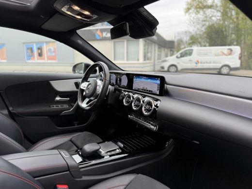 Mercedes A-Klasse 180 Aut. Business Sol. AMG | Panorama | Matrix-Led | Sfeer | Memory | Burmester | ActivLease financial lease