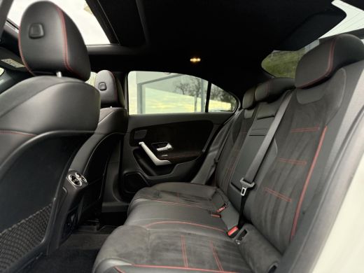 Mercedes A-Klasse 180 Aut. Business Sol. AMG | Panorama | Matrix-Led | Sfeer | Memory | Burmester | ActivLease financial lease
