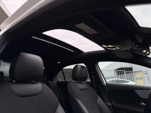 Mercedes A-Klasse 180 Aut. Business Sol. AMG | Panorama | Matrix-Led | Sfeer | Memory | Burmester | ActivLease financial lease