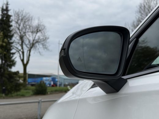 Mercedes A-Klasse 180 Aut. Business Sol. AMG | Panorama | Matrix-Led | Sfeer | Memory | Burmester | ActivLease financial lease