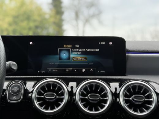 Mercedes A-Klasse 180 Aut. Business Sol. AMG | Panorama | Matrix-Led | Sfeer | Memory | Burmester | ActivLease financial lease