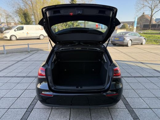 Mercedes A-Klasse 180d Aut. Busi. Solution | Navi | Camera | Apple Carplay | ActivLease financial lease