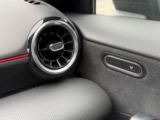 Mercedes A-Klasse 200 AMG Navi | Panorama | Camera | ActivLease financial lease