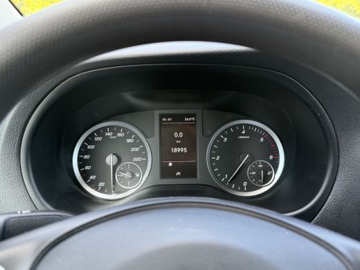 Mercedes Vito 116 CDI 164 PK / **18.900 KM**/ L3H1 / DUBBELE CABINE / AIRCO / CRUISE / CAMERA / TREKHAAK ActivLease financial lease