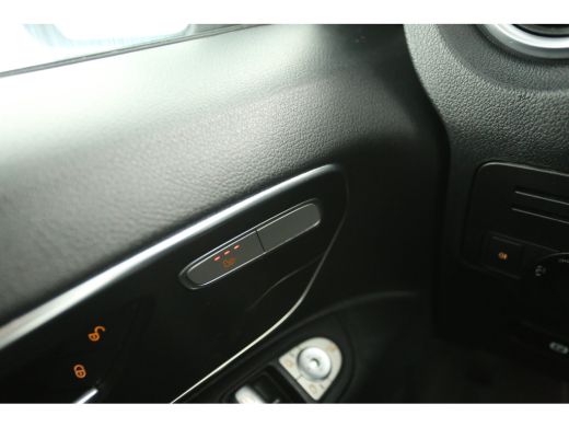 Mercedes Vito 119 CDI Extra Lang 191PK Automaat Airco LED Trekhaak 18"LMV Cruise Camera Navi 3 Persoons ActivLease financial lease