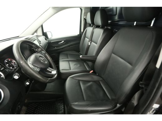 Mercedes Vito 119 CDI Extra Lang 191PK Automaat Airco LED Trekhaak 18"LMV Cruise Camera Navi 3 Persoons ActivLease financial lease