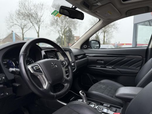 Mitsubishi Outlander 2.4 PHEV Intense+ | Panorama | Apple Carplay | Trekhaak | ActivLease financial lease