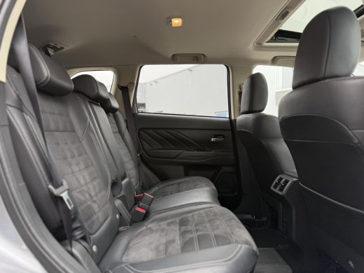 Mitsubishi Outlander 2.4 PHEV Intense+ | Panorama | Apple Carplay | Trekhaak | ActivLease financial lease