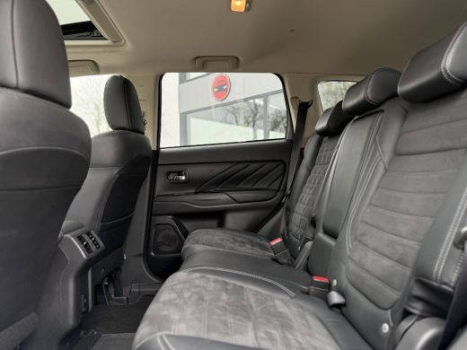 Mitsubishi Outlander 2.4 PHEV Intense+ | Panorama | Apple Carplay | Trekhaak | ActivLease financial lease