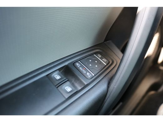 Nissan Townstar N-Connecta L1 45 kWh Imperiaal Trekhaak ActivLease financial lease