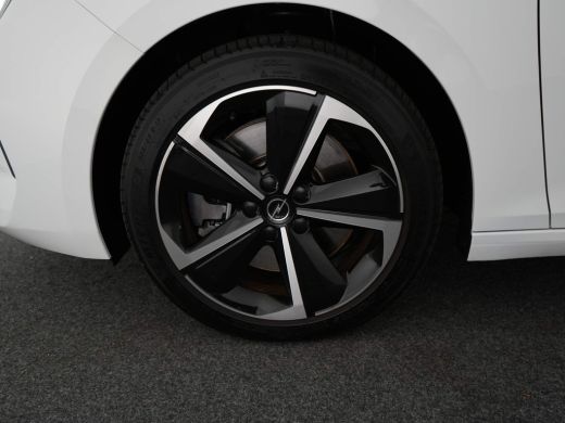 Opel Astra Opel 1.6 Hybrid 180 pk PHEV Edition | Ad. Cruise control  | Parkeersensoren V+A | DAB | Apple Car... ActivLease financial lease