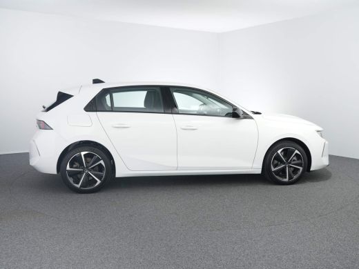Opel Astra Opel 1.6 Hybrid 180 pk PHEV Edition | Ad. Cruise control  | Parkeersensoren V+A | DAB | Apple Car... ActivLease financial lease