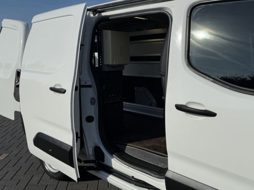 Opel Combo 1.6D 100 PK / L2H1 / 1e EIG. / INRICHTING / AIRCO / CRUISE / NAVI / CARPLAY ActivLease financial lease
