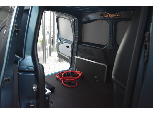 Opel Combo Electric Opel 136 L1 50kWh 3 Fase | Betimmering | Navigatie | LED-Matrix | Adaptive Cruise | Achteruitrijc... ActivLease financial lease