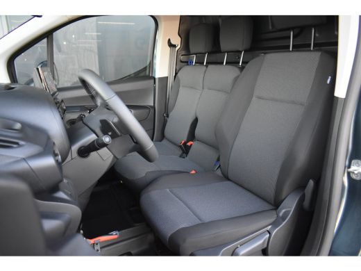 Opel Combo Electric Opel 136 L1 50kWh 3 Fase | Betimmering | Navigatie | LED-Matrix | Adaptive Cruise | Achteruitrijc... ActivLease financial lease