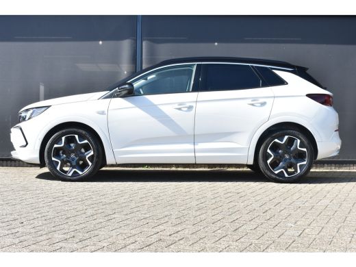 Opel Grandland Opel 1.2 Turbo Ultimate 130pk Automaat | LED-Adaptive | Stuur/Stoelverwarming | Adaptive Cruise |... ActivLease financial lease