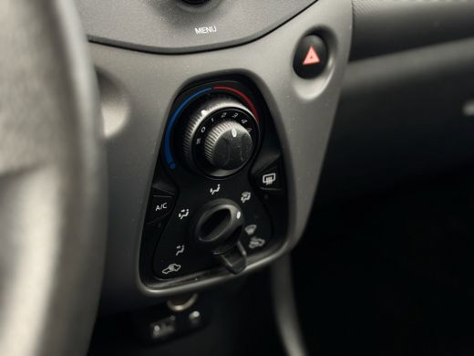 Peugeot 108 Peugeot Active Zwart | Airco | Bluetooth telefoonvoorbereiding | Elektrische ramen voor ActivLease financial lease