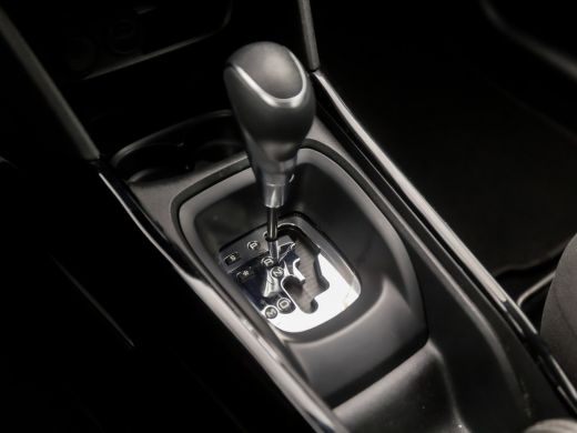 Peugeot 2008 1.2 PureTech Sport Automaat (APPLE CARPLAY, NAVIGATIE, CLIMATE, LEDER, CRUISE, SPORTSTOELEN, PARK... ActivLease financial lease