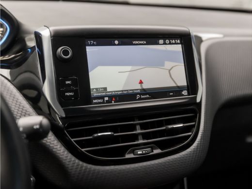 Peugeot 2008 1.2 PureTech Sport Automaat (APPLE CARPLAY, NAVIGATIE, CLIMATE, LEDER, CRUISE, SPORTSTOELEN, PARK... ActivLease financial lease