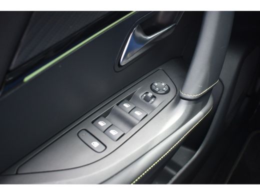 Peugeot 2008 1.2 Hybrid 136 GT Automaat | Navigatie | Sportstoelen | Achteruitrijcamera | Sfeerverlichting | C... ActivLease financial lease