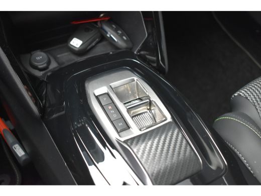 Peugeot 2008 1.2 Hybrid 136 GT Automaat | Navigatie | Sportstoelen | Achteruitrijcamera | Sfeerverlichting | C... ActivLease financial lease