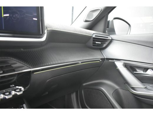 Peugeot 2008 1.2 Hybrid 136 GT Automaat | Navigatie | Sportstoelen | Achteruitrijcamera | Sfeerverlichting | C... ActivLease financial lease