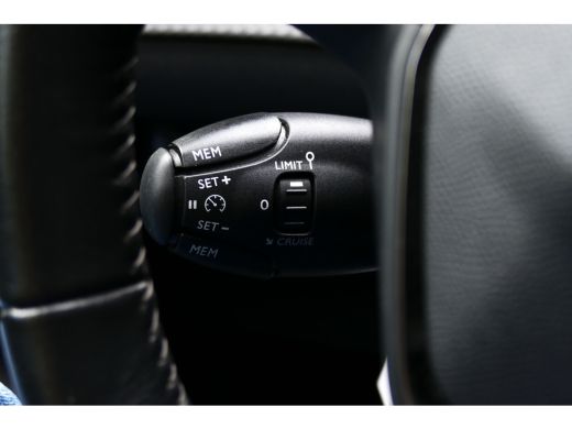 Peugeot 2008 Peugeot 1.2 PureTech Active / NAVI / LED / PDC / AIRCO / BLUETOOTH / CRUISECONTROL / SCHITTERENDE... ActivLease financial lease