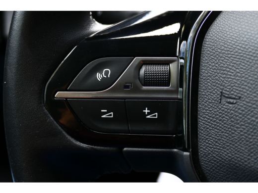 Peugeot 2008 Peugeot 1.2 PureTech Active / NAVI / LED / PDC / AIRCO / BLUETOOTH / CRUISECONTROL / SCHITTERENDE... ActivLease financial lease