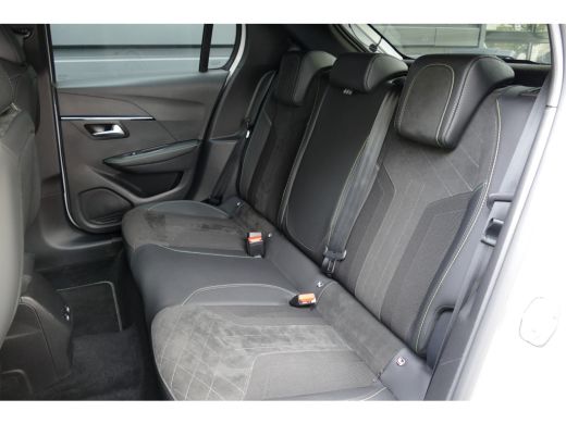 Peugeot 208 Peugeot 1.2 PURETECH 130PK GT PACK AUTOMAAT / NAVI / CLIMA / PDC / 17"LMV / CAMERA / PARELMOER / ... ActivLease financial lease