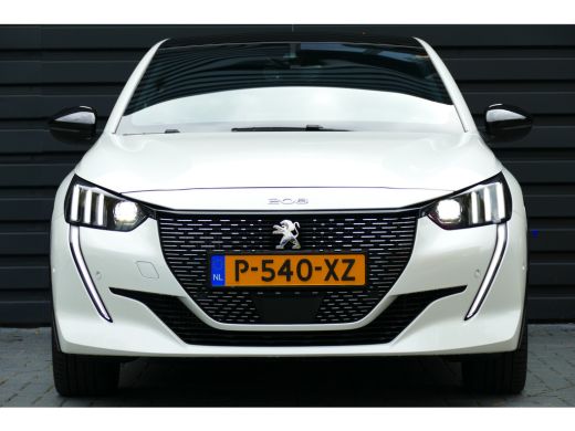 Peugeot 208 Peugeot 1.2 PURETECH 130PK GT PACK AUTOMAAT / NAVI / CLIMA / PDC / 17"LMV / CAMERA / PARELMOER / ... ActivLease financial lease