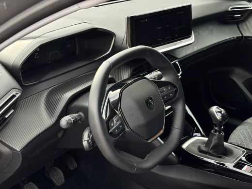 Peugeot 208 Peugeot Allure 100pk | Achterspoiler | Achteruitrijcamera | Apple Carplay/Android Auto|telefoonin... ActivLease financial lease
