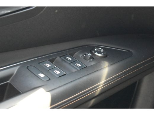 Peugeot 3008 1.6 HYbrid 225 GT Automaat | Leder | Afn. Trekhaak | Stoelverwarming | Adaptive Cruise | Achterui... ActivLease financial lease