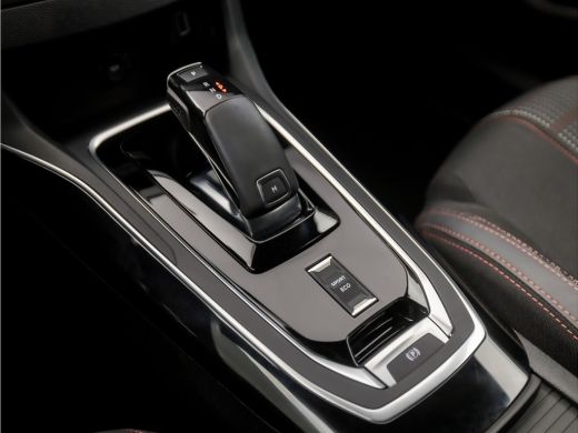 Peugeot 308 1.2 PureTech GT-Line Automaat (PANORAMADAK, APPLE CARPLAY, LEDER, DENON AUDIO, SPORTSTOELEN, LED ... ActivLease financial lease