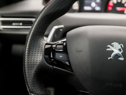 Peugeot 308 1.2 PureTech GT-Line Automaat (PANORAMADAK, APPLE CARPLAY, LEDER, DENON AUDIO, SPORTSTOELEN, LED ... ActivLease financial lease
