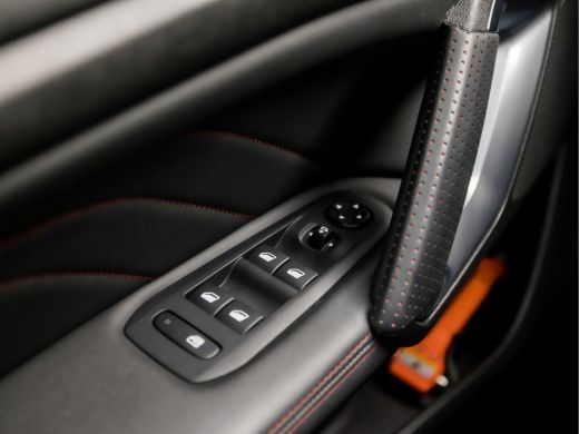 Peugeot 308 1.2 PureTech GT-Line Automaat (PANORAMADAK, APPLE CARPLAY, LEDER, DENON AUDIO, SPORTSTOELEN, LED ... ActivLease financial lease