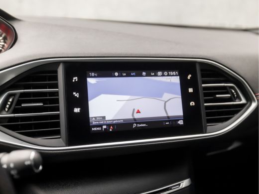 Peugeot 308 1.2 PureTech GT-Line Automaat (PANORAMADAK, APPLE CARPLAY, LEDER, DENON AUDIO, SPORTSTOELEN, LED ... ActivLease financial lease