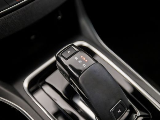 Peugeot 308 1.2 PureTech GT-Line Automaat (PANORAMADAK, APPLE CARPLAY, LEDER, DENON AUDIO, SPORTSTOELEN, LED ... ActivLease financial lease