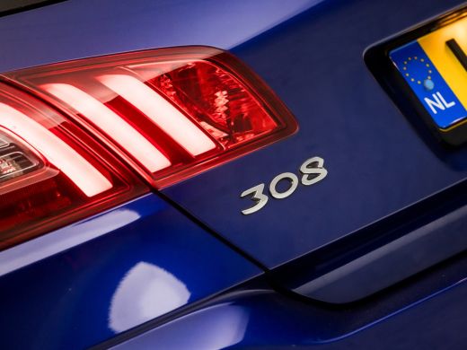Peugeot 308 1.2 PureTech GT-Line Automaat (PANORAMADAK, APPLE CARPLAY, LEDER, DENON AUDIO, SPORTSTOELEN, LED ... ActivLease financial lease
