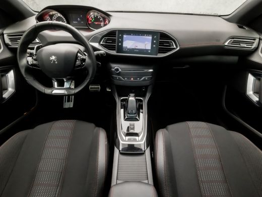 Peugeot 308 1.2 PureTech GT-Line Automaat (PANORAMADAK, APPLE CARPLAY, LEDER, DENON AUDIO, SPORTSTOELEN, LED ... ActivLease financial lease