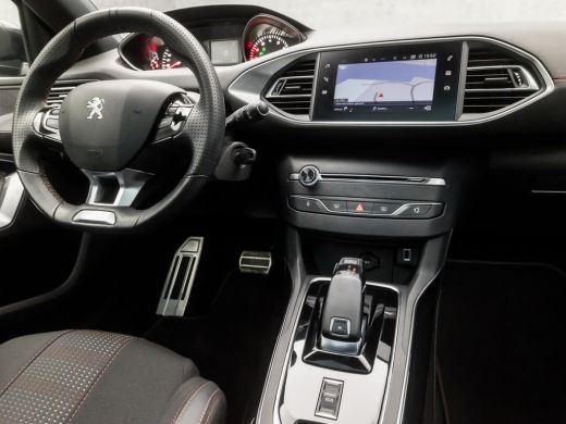 Peugeot 308 1.2 PureTech GT-Line Automaat (PANORAMADAK, APPLE CARPLAY, LEDER, DENON AUDIO, SPORTSTOELEN, LED ... ActivLease financial lease