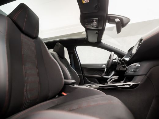 Peugeot 308 1.2 PureTech GT-Line Automaat (PANORAMADAK, APPLE CARPLAY, LEDER, DENON AUDIO, SPORTSTOELEN, LED ... ActivLease financial lease