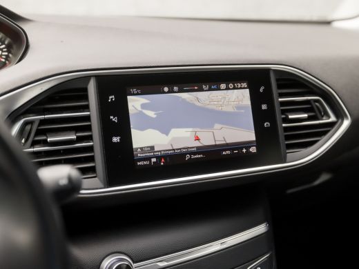 Peugeot 308 SW 1.2 PureTech Sport (APPLE CARPLAY, GROOT NAVI, CRUISE, SPORTSTOELEN, BLUETOOTH, NIEUWE APK, NI... ActivLease financial lease