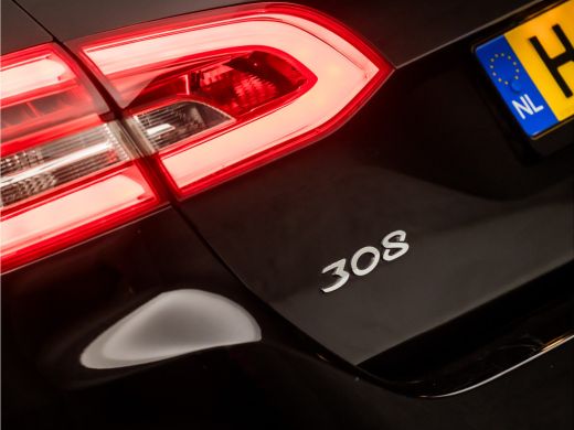 Peugeot 308 SW 1.2 PureTech Sport (APPLE CARPLAY, GROOT NAVI, CRUISE, SPORTSTOELEN, BLUETOOTH, NIEUWE APK, NI... ActivLease financial lease