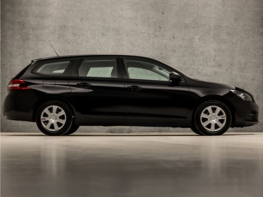 Peugeot 308 SW 1.2 PureTech Sport (APPLE CARPLAY, GROOT NAVI, CRUISE, SPORTSTOELEN, BLUETOOTH, NIEUWE APK, NI... ActivLease financial lease