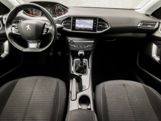 Peugeot 308 SW 1.2 PureTech Sport (APPLE CARPLAY, GROOT NAVI, CRUISE, SPORTSTOELEN, BLUETOOTH, NIEUWE APK, NI... ActivLease financial lease