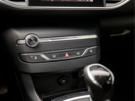 Peugeot 308 SW 1.2 PureTech Sport (APPLE CARPLAY, GROOT NAVI, CRUISE, SPORTSTOELEN, BLUETOOTH, NIEUWE APK, NI... ActivLease financial lease